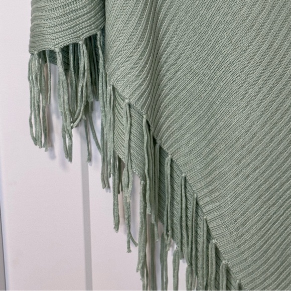 Chico’s Poncho Sweater Poncho Sage Green One Size - Picture 4 of 9